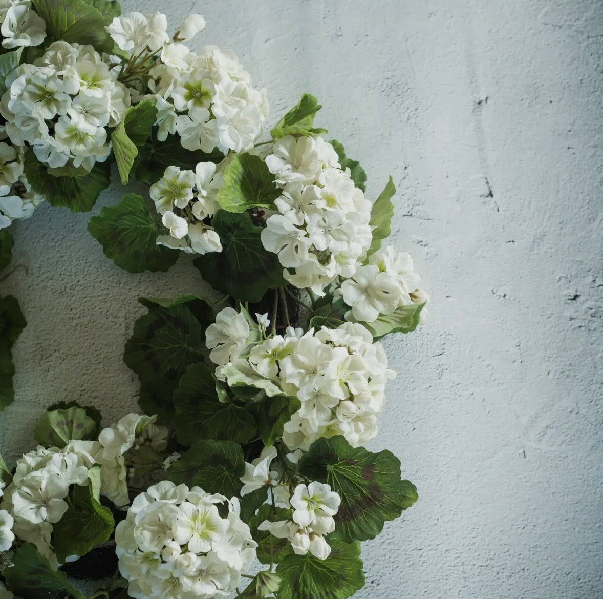 22” White Geranium Wreath | Pre-Order (Coming Mid March)