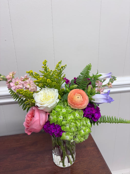 Small Vase Floral Arrangement | Designer’s Choice
